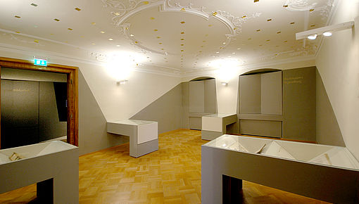 16 Salon Watersign Ceiling