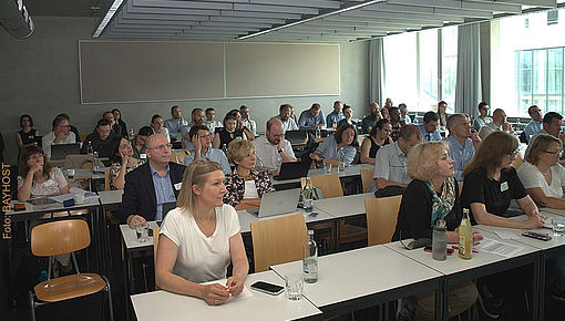 Workshopteilnehmer im Hörsaal der OTH-Regensburg
