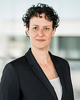 Porträtfoto von Frau König