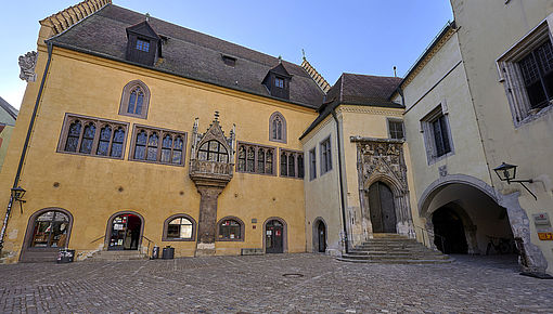 Das Alte Rathaus in der Regensburger Altstadt. Foto: Markus Meilinger
