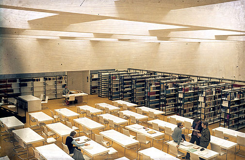 Diagonaler Blick von der Galerie
