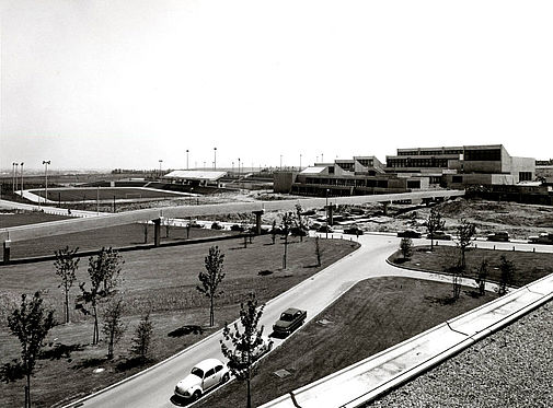 Fußgängerbrücke zum Sportzentrum