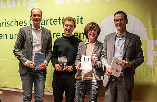 Achtung Literatur 4 Gruppe