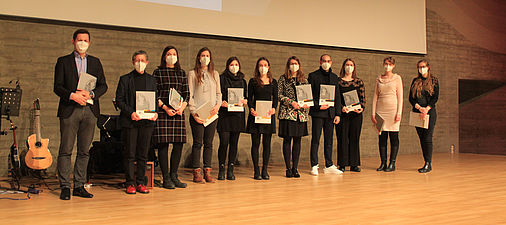 Die Absolvent:innen der Promotions-, Master- und BA-Studiengänge