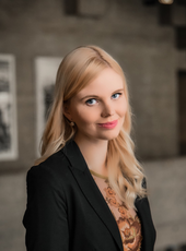 Porträtfoto von Sarah Strömel