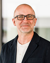 Porträtfoto von Herrn Jung