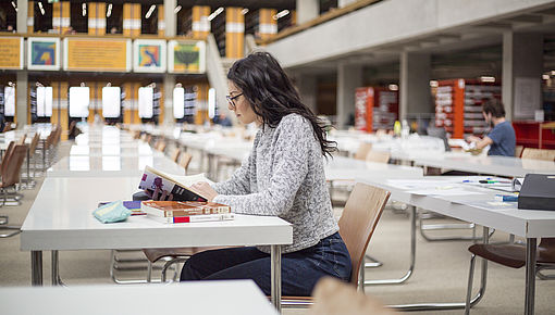 Foto Bibliothek Lesesaal