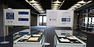 Ausstellungsvitrinen, Plakatständer
