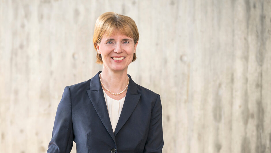 Porträtfoto von Frau Professorin Dr. Astrid Ensslin