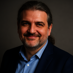 [Translate to English:] Porträtfoto von Michael Oberländer