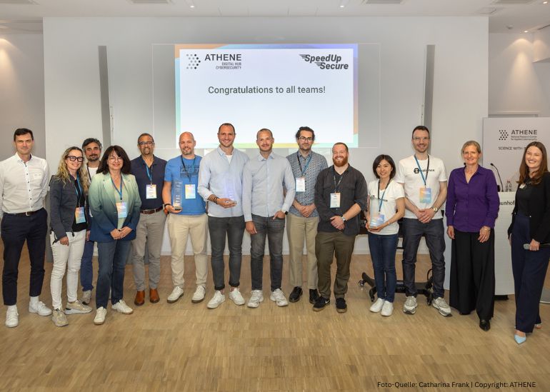 Gruppe aus teilnehmenden Start-ups bei Final Pitch Day beim ATHENE Accelerator SpeedUpSecure
